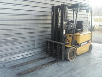Carretilla contrapesada de 4 ruedas Caterpillar EP25K-PAC