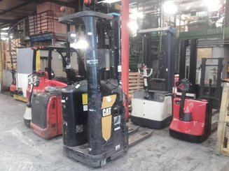 Apilador con plataforma Caterpillar NSR16N