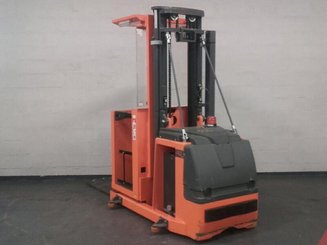 Preparadoras de pedidos con cabina de mando elevable OMG 602