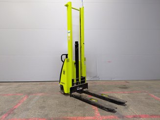 Apilador con conductor acompañante Lifter TX 10/20