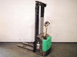 Apilador con conductor acompañante Mitsubishi SBP12N