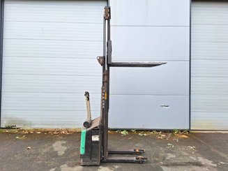 Apilador con conductor acompañante Mitsubishi SBP12N