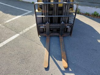 Carretilla contrapesada de 4 ruedas Caterpillar GP25N - 6