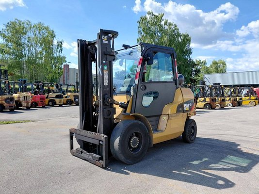 Carretilla contrapesada de 4 ruedas Caterpillar GP45N - 1