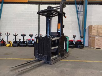 Preparadoras de pedidos con cabina de mando elevable Caterpillar NOH10N