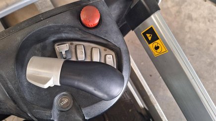 Preparadoras de pedidos con cabina de mando elevable Caterpillar NOH10N