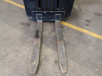 Preparadoras de pedidos con cabina de mando elevable Caterpillar NOH10N