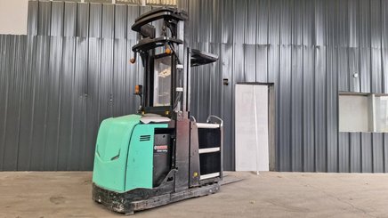 Preparadoras de pedidos con cabina de mando elevable Caterpillar NOH10N