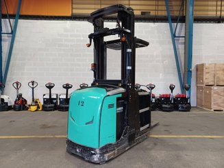 Preparadoras de pedidos con cabina de mando elevable Caterpillar NOH10N