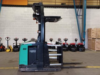 Preparadoras de pedidos con cabina de mando elevable Caterpillar NOH10N
