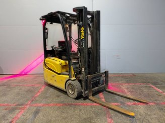 Carretilla contrapesada de 3 ruedas Yale ERP16VT SWB