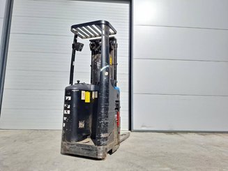 Apilador con plataforma Caterpillar NSR16NI
