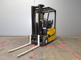 Carretilla contrapesada de 3 ruedas Yale ERP15VC - 1