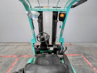 Carretilla contrapesada de 3 ruedas Yale ERP16VTLWB - 7