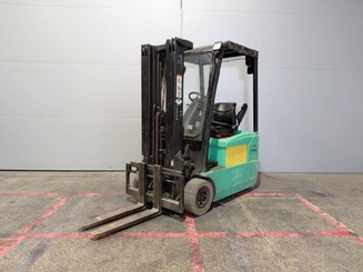 Carretilla contrapesada de 3 ruedas Yale ERP16 ATF - 1