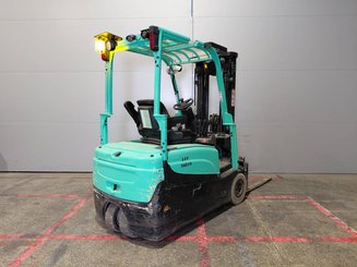 Carretilla contrapesada de 3 ruedas Yale ERP16VTLWB - 3