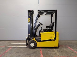 Carretilla contrapesada de 3 ruedas Yale ERP15VC - 4