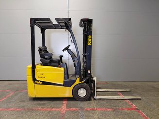 Carretilla contrapesada de 3 ruedas Yale ERP15VC