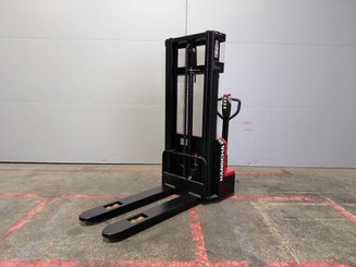 Apilador con conductor acompañante Hangcha CDD12-A2MC2-SZ
