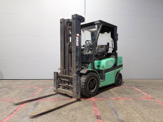 Carretilla contrapesada de 4 ruedas Yale GDP30VX