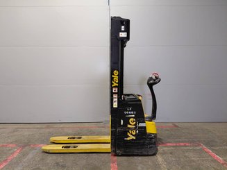 Apilador Yale MS12AC - 5