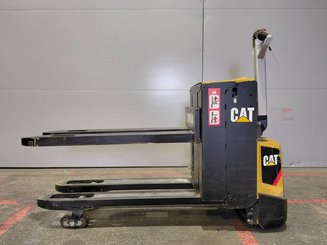 Transpaleta con conductor acompañante Caterpillar NPP20N2E