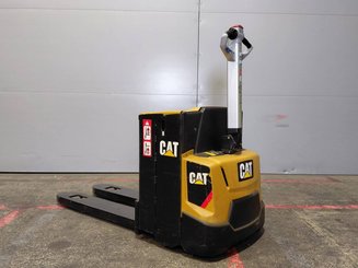 Transpaleta con conductor acompañante Caterpillar NPP20N2E