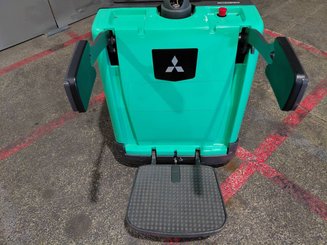 Apilador con plataforma Mitsubishi SBV12P