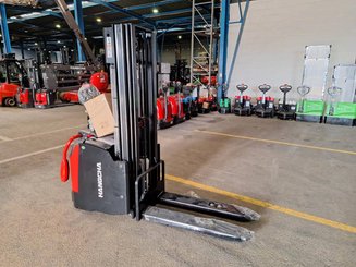 Apilador con plataforma Hangcha  CDD16-AC2S-L 