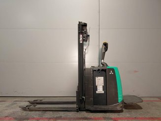 Apilador con plataforma Mitsubishi SBV12P