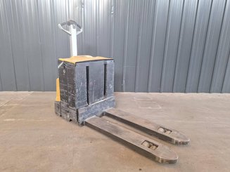 Transpaleta con conductor acompañante Caterpillar NPP20N2E