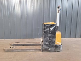 Transpaleta con conductor acompañante Caterpillar NPP20N2E