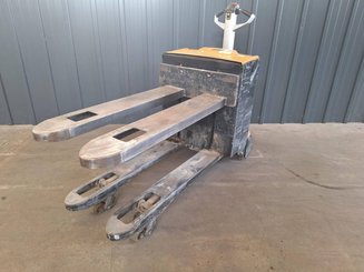 Transpaleta con conductor acompañante Caterpillar NPP20N2E