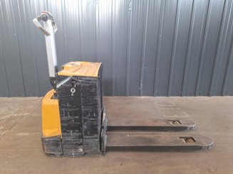 Transpaleta con conductor acompañante Caterpillar NPP20N2E