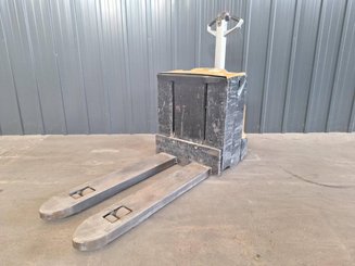 Transpaleta con conductor acompañante Caterpillar NPP20N2E