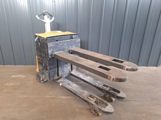 Transpaleta con conductor acompañante Caterpillar NPP20N2E