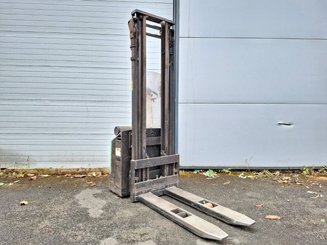 Apilador con conductor acompañante Mitsubishi SBP12N