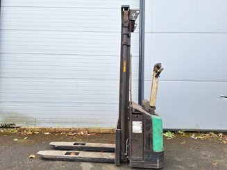 Apilador con conductor acompañante Mitsubishi SBP12N