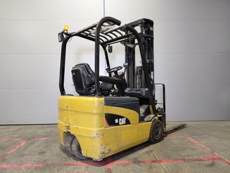Carretilla contrapesada de 3 ruedas Caterpillar EP16NT - 3