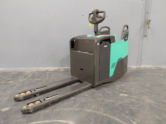 Transpaleta con plataforma Mitsubishi PBF25N3R MITSUBISHI - 1