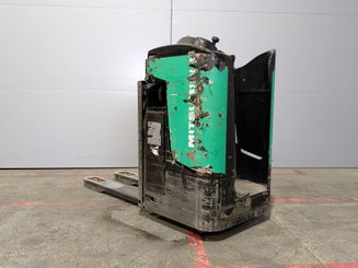 Transpaleta con plataforma Mitsubishi PBR20N - 1
