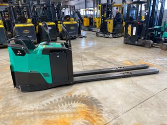 Transpaleta con plataforma Mitsubishi PBF20N3R Fourches 2400mm