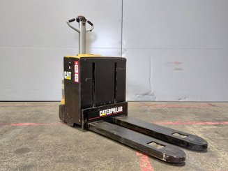 Transpaleta con conductor acompañante Caterpillar NPP20N2E