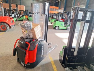 Apilador con plataforma Hangcha  CDD16-AC2S-L 