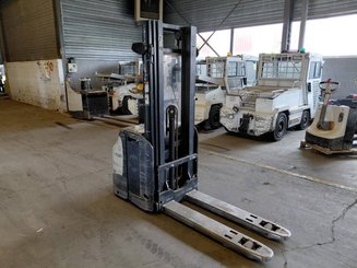 Apilador con conductor acompañante Crown ESI4000-12 - 2