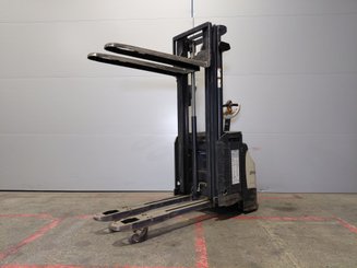 Apilador Crown ESI4000-14 - 3