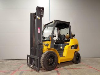 Carretilla contrapesada de 4 ruedas Caterpillar GP40NTD