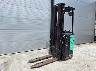 Apilador con plataforma Caterpillar NSR16N