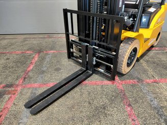 Carretilla contrapesada de 4 ruedas Hangcha XE25i ( CPD25-XEY2HA-SI )