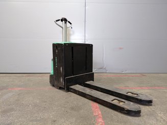 Transpaleta con conductor acompañante Mitsubishi PBP20N2E